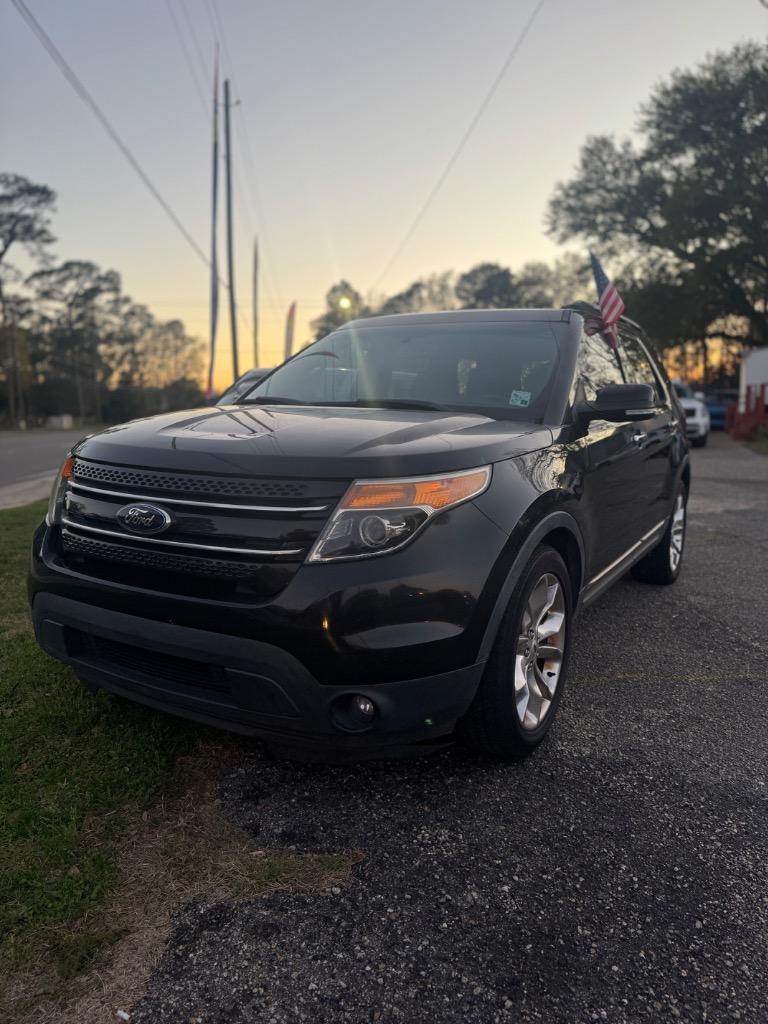 2014 Ford Explorer - $9,500