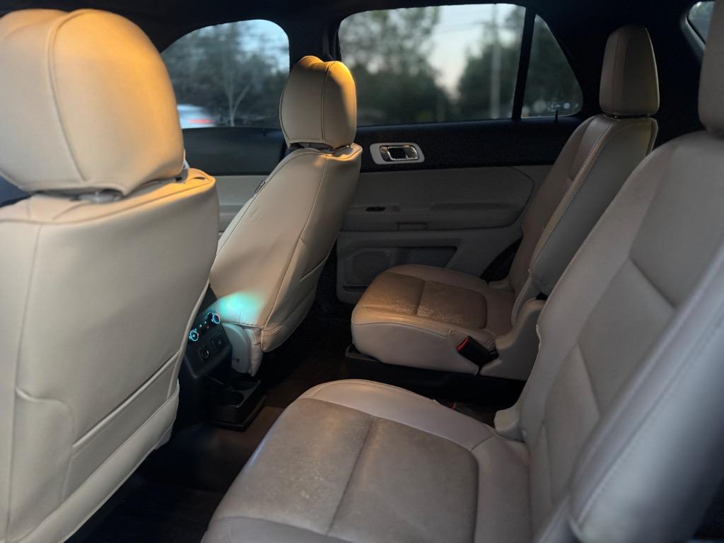 2014 Ford Explorer - $9,500