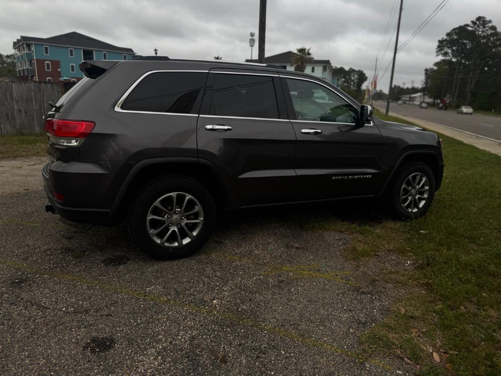 2015 Jeep Cherokee - $15,500