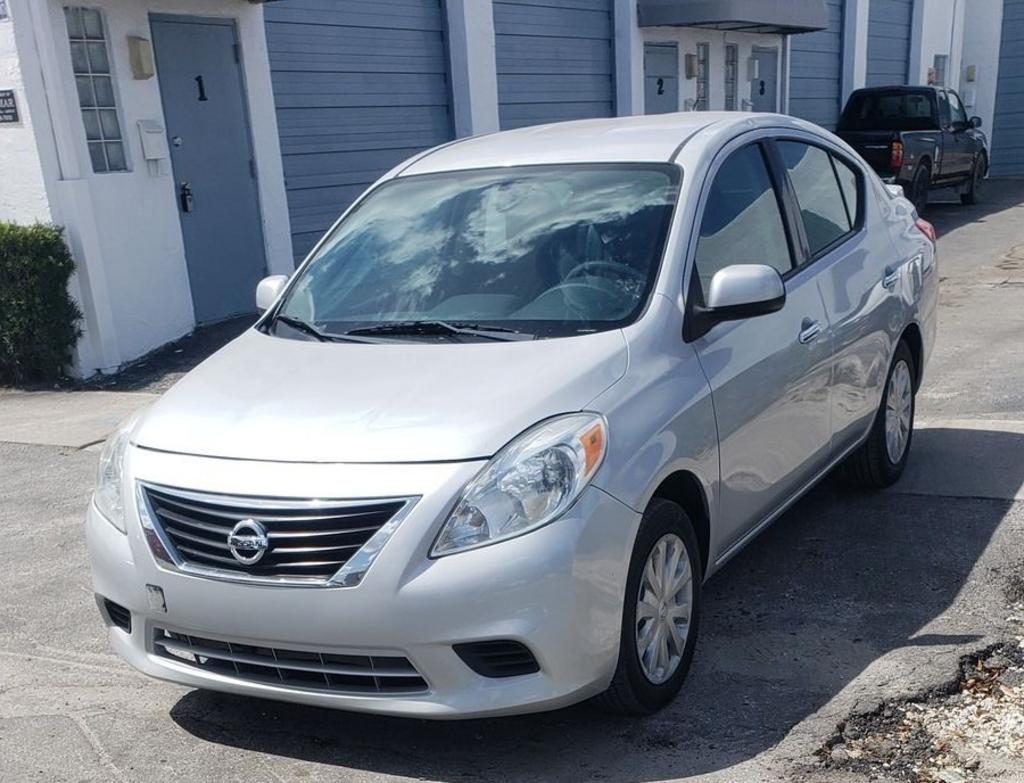 2014 Nissan Versa 1.6 S photo