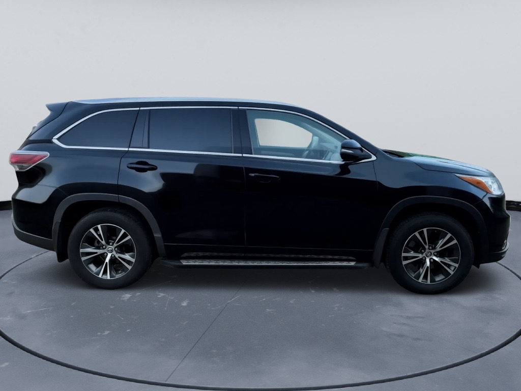 2016 Toyota Highlander - $18,000