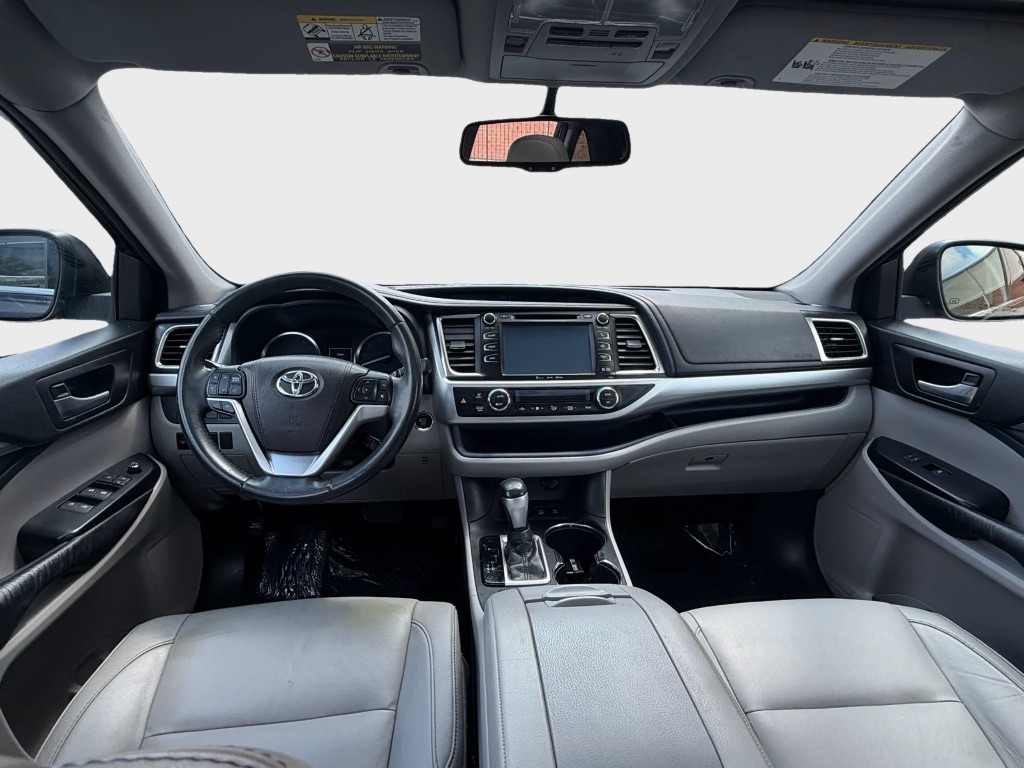 2016 Toyota Highlander - $18,000