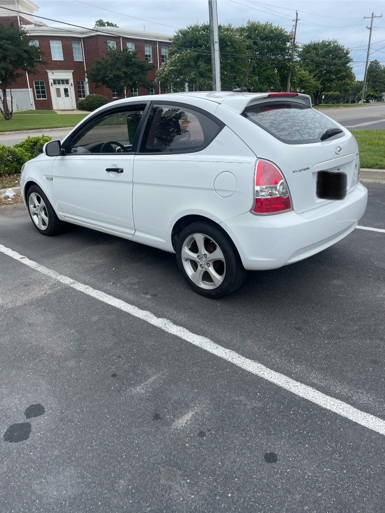 2011 Hyundai Accent - $3,800