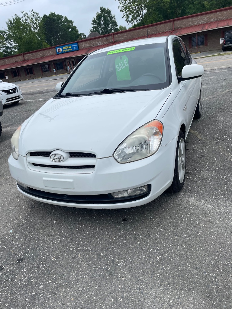 2011 Hyundai Accent SE photo