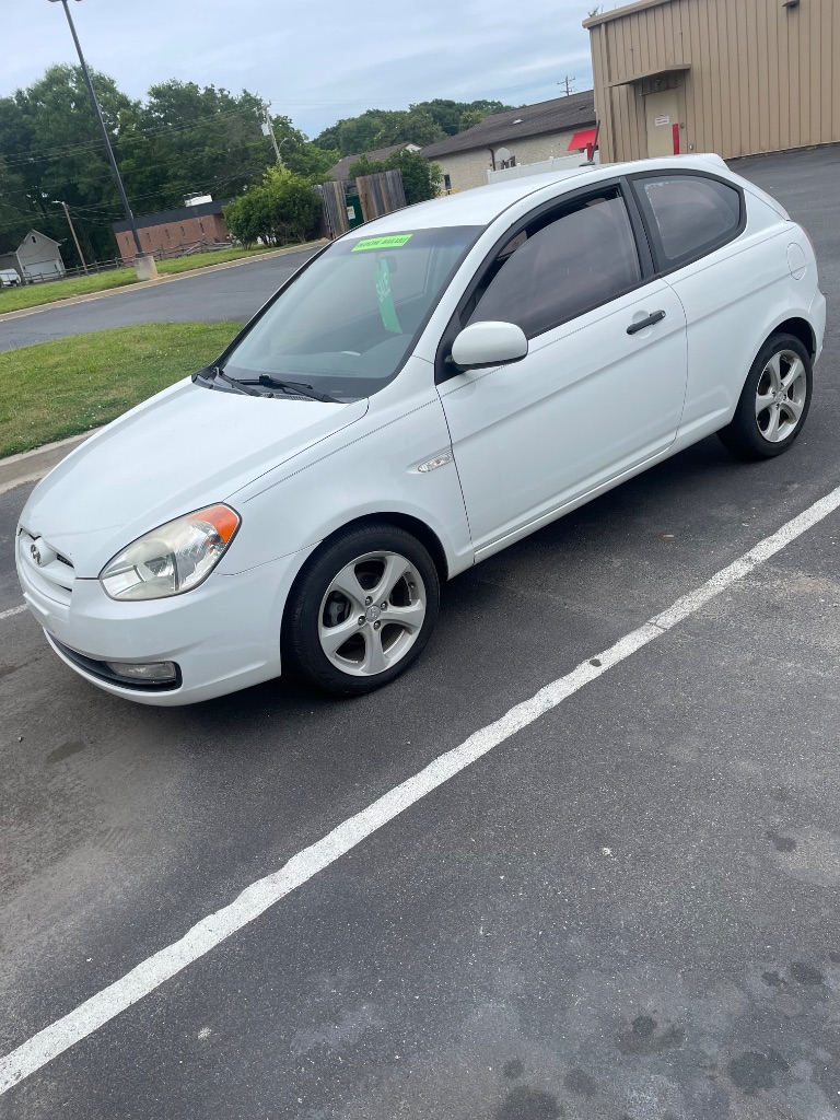 2011 Hyundai Accent - $3,800