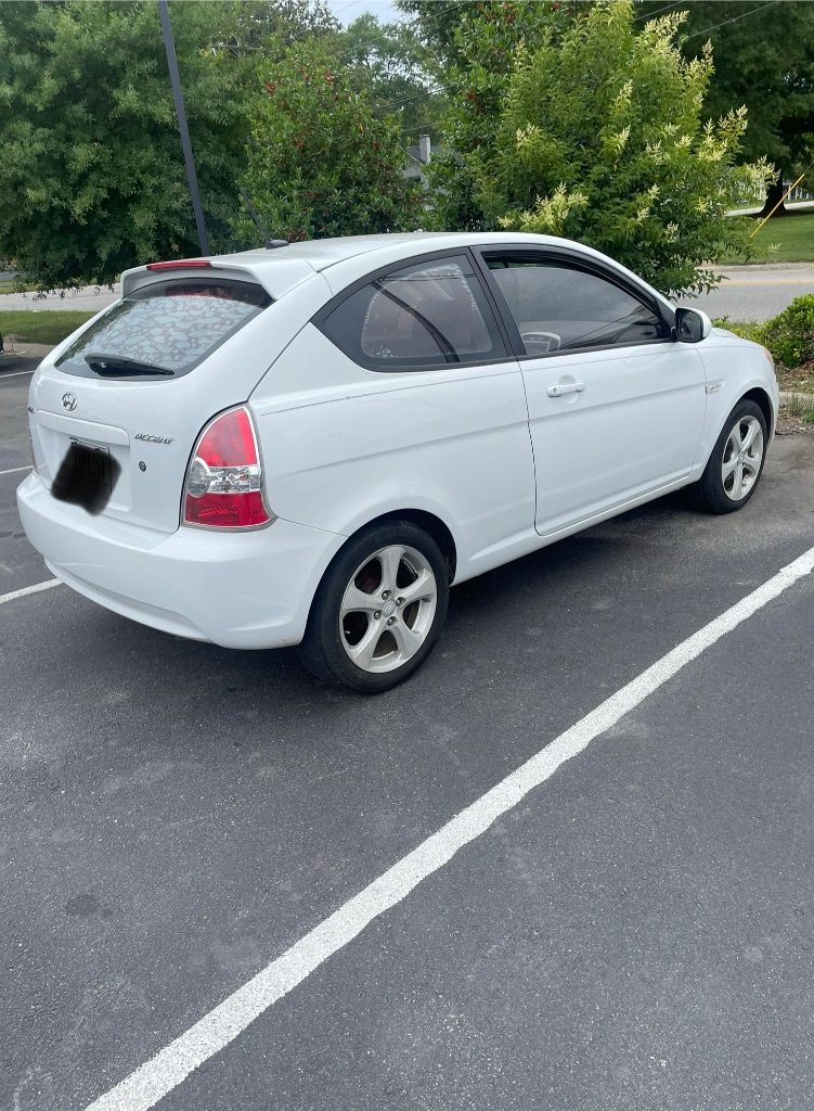 2011 Hyundai Accent - $3,800