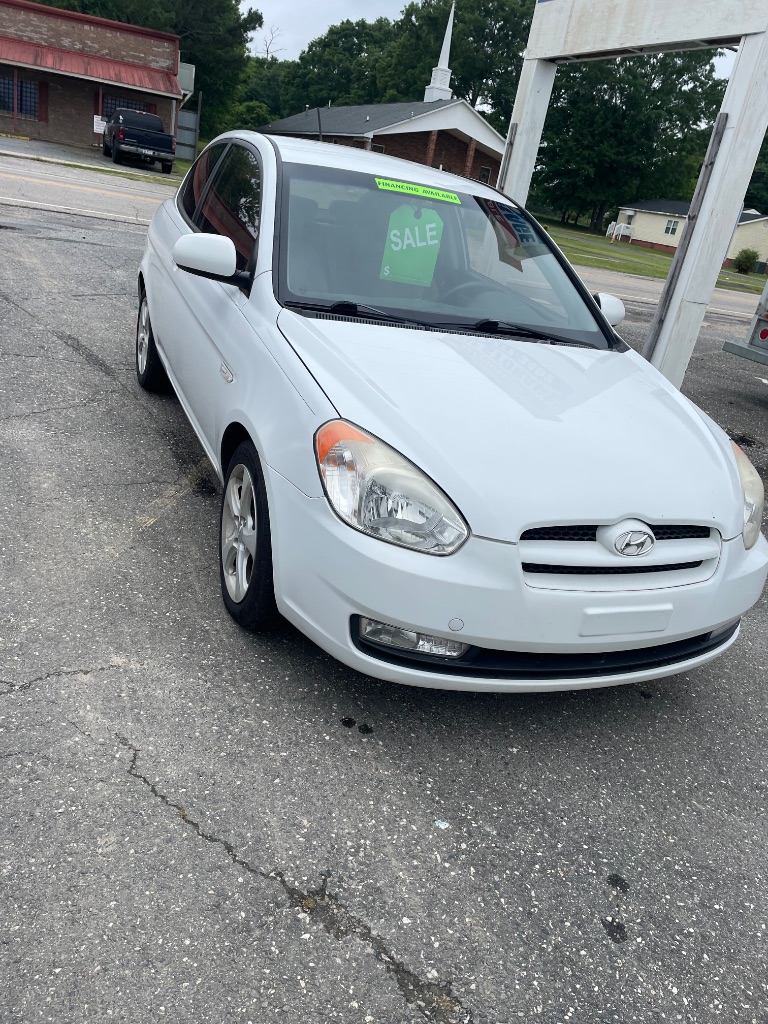 2011 Hyundai Accent SE photo