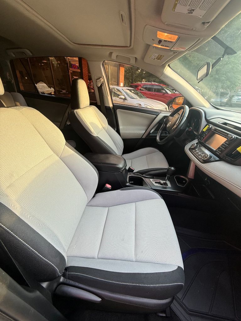 2016 Toyota RAV4 - $10,300
