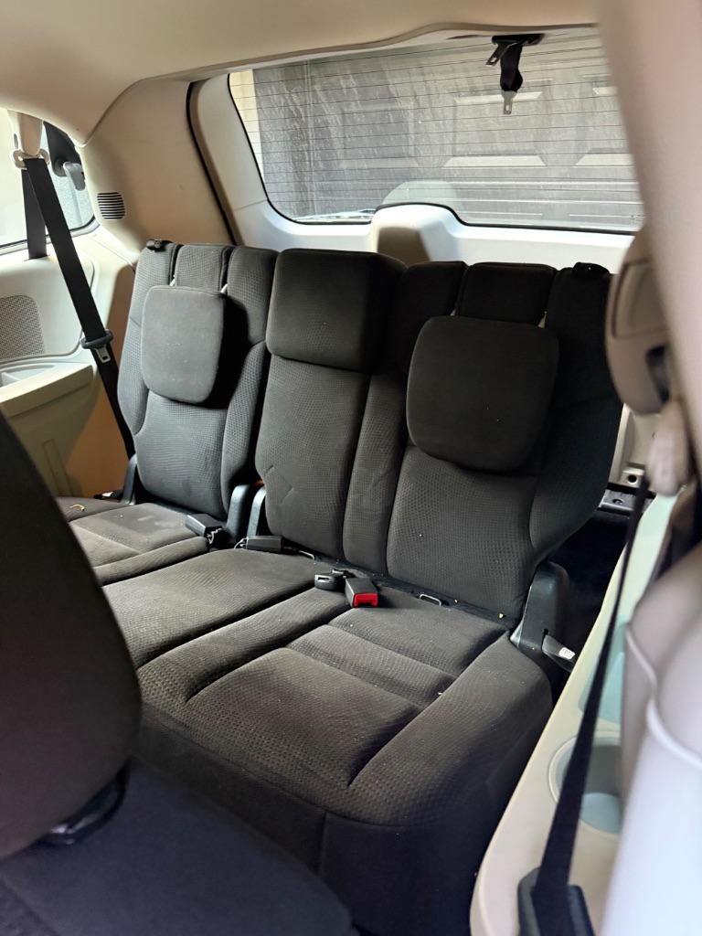 2014 Dodge Grand Caravan SE photo