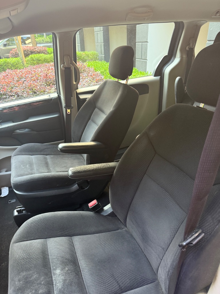 2014 Dodge Grand Caravan SE photo