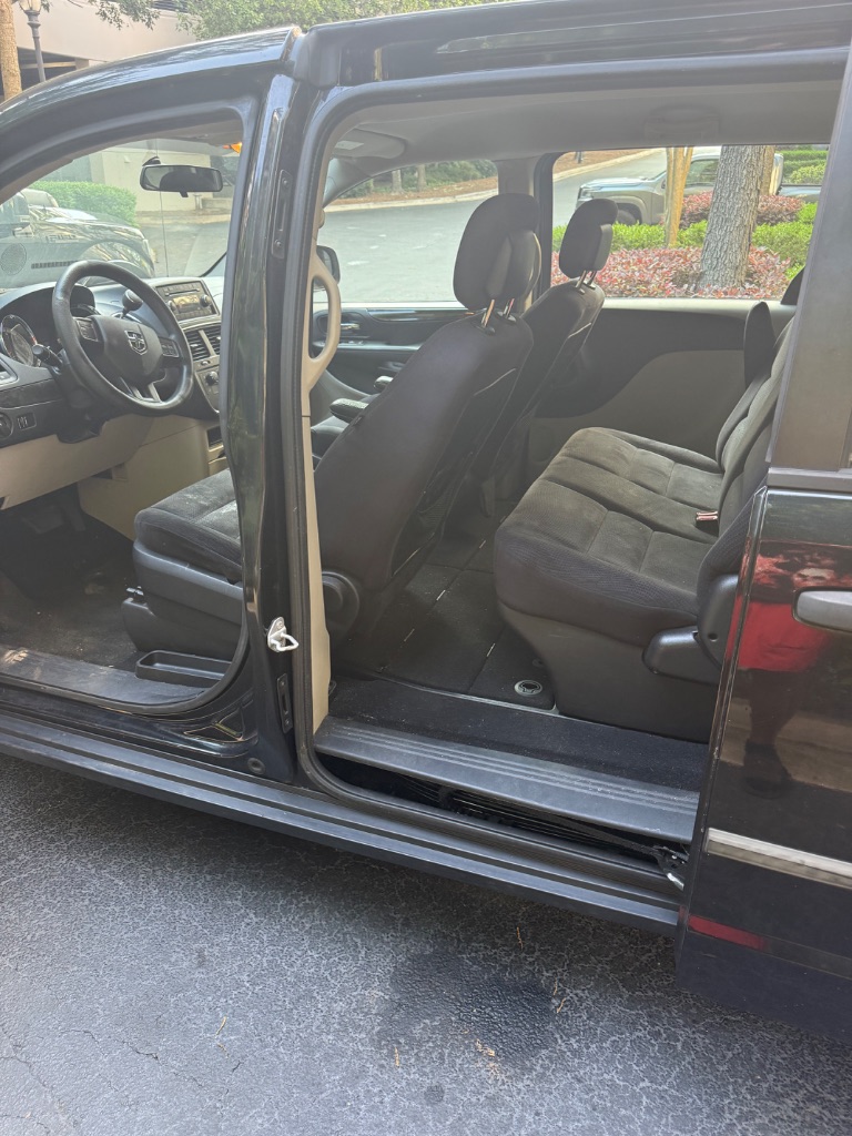 2014 Dodge Grand Caravan SE photo