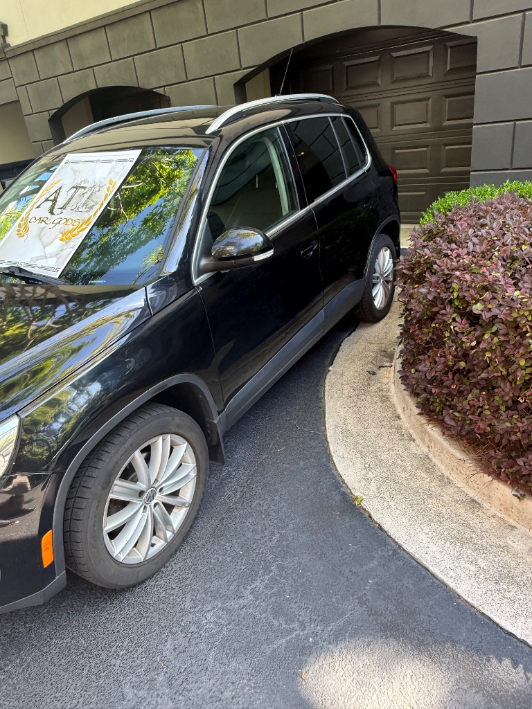2011 Volkswagen Tiguan S 4Motion photo