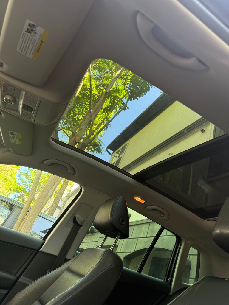 2011 Volkswagen Tiguan S 4Motion photo