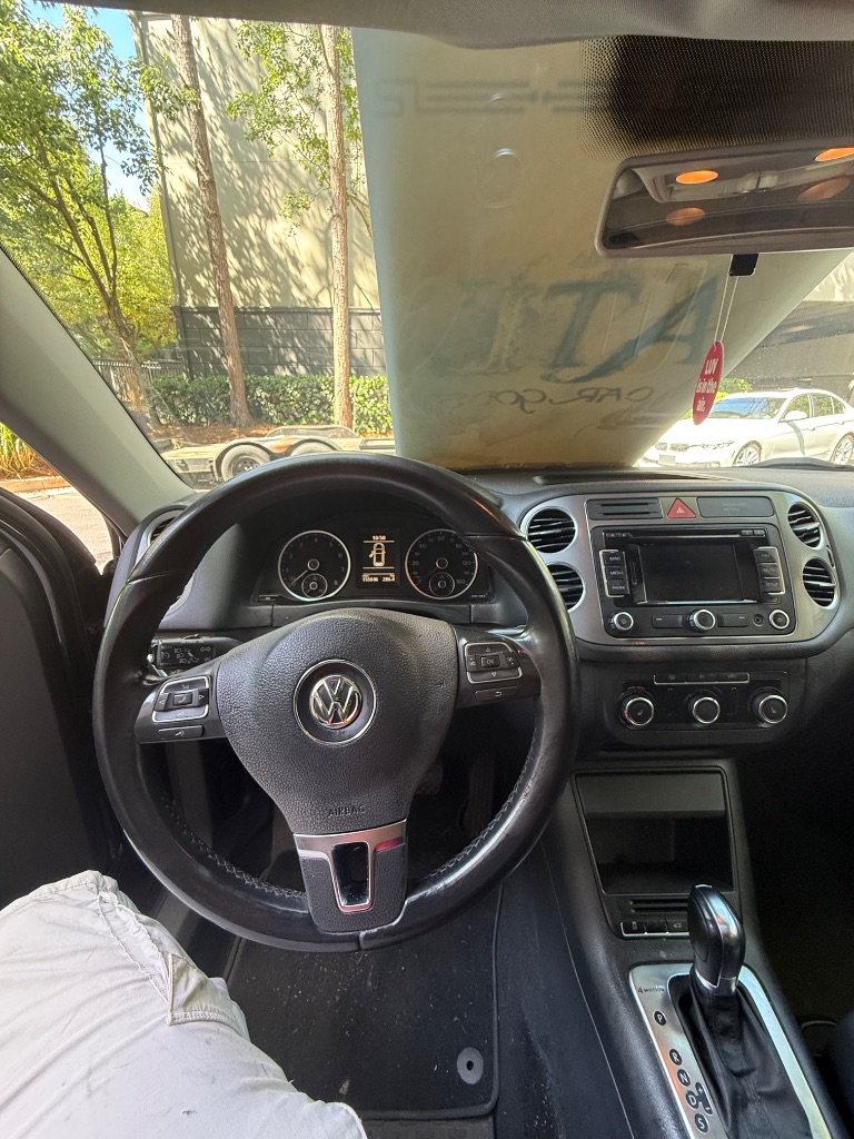 2011 Volkswagen Tiguan S 4Motion photo