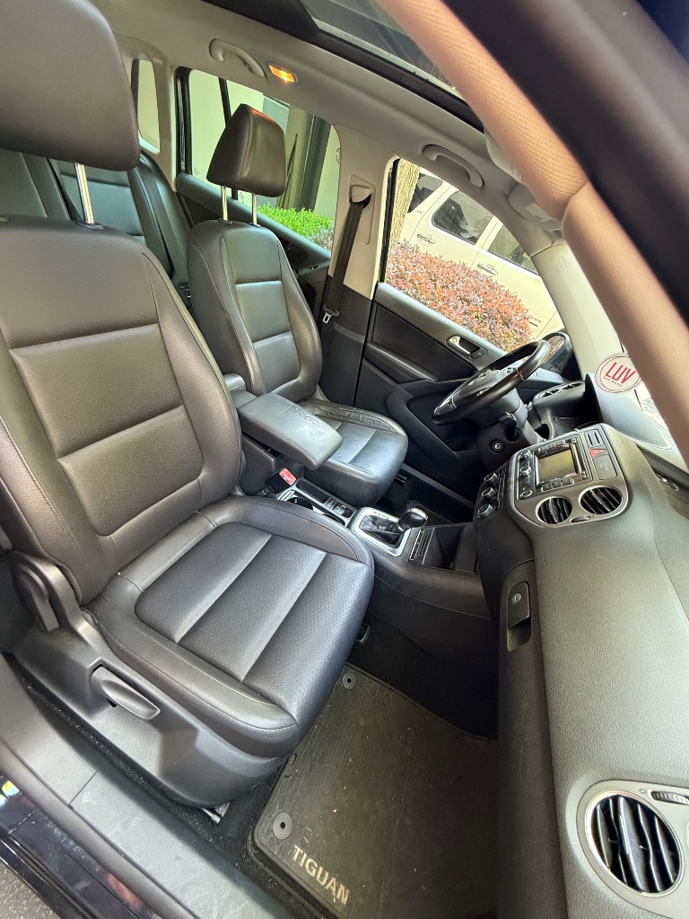 2011 Volkswagen Tiguan S 4Motion photo