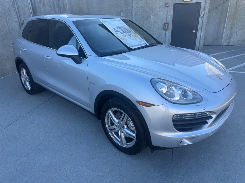 2014 Porsche Cayenne - $12,000