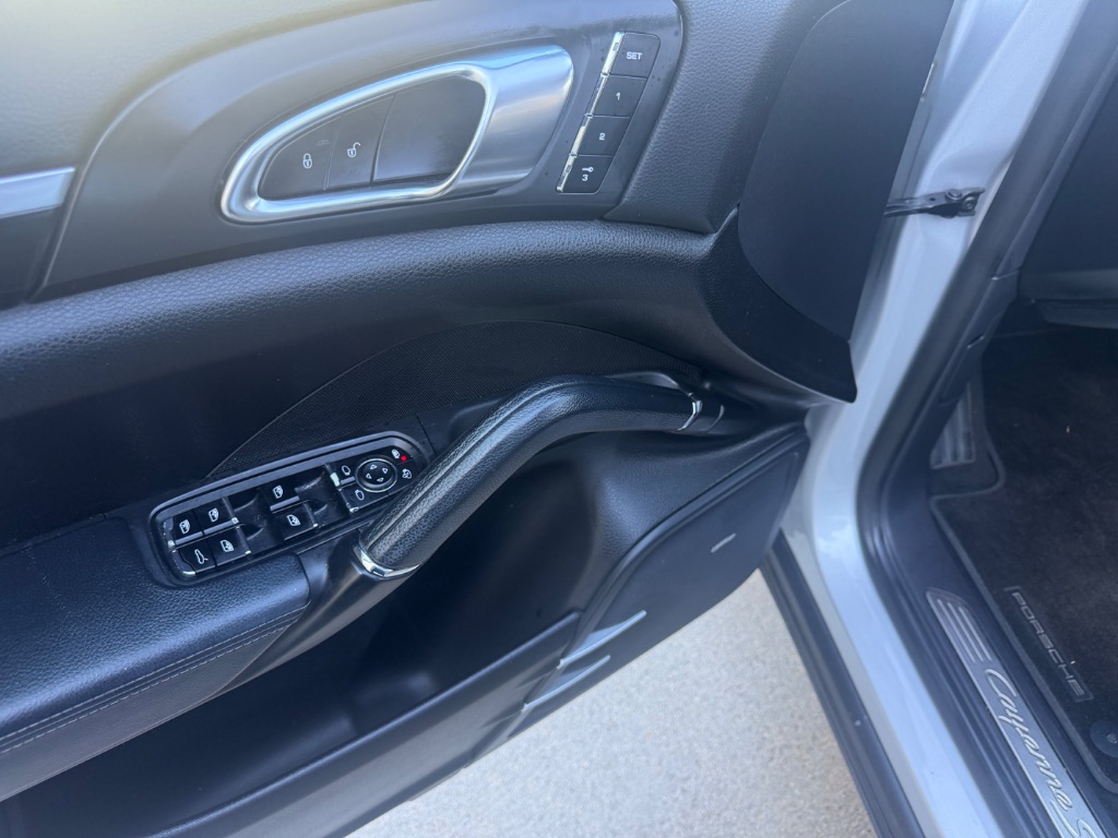 2014 Porsche Cayenne - $12,000