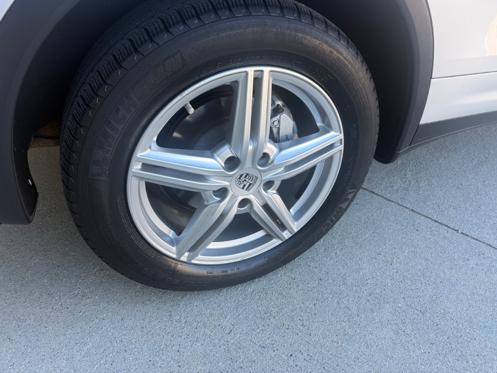 2014 Porsche Cayenne - $12,000