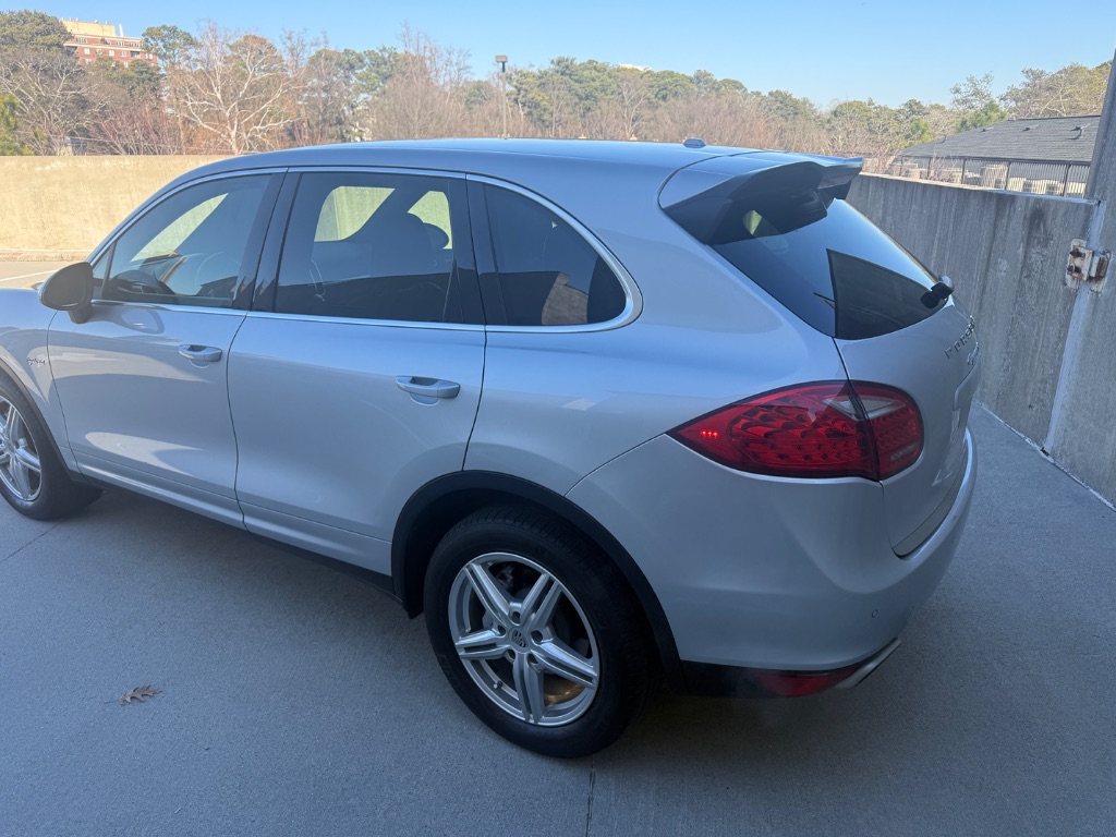 2014 Porsche Cayenne - $12,000