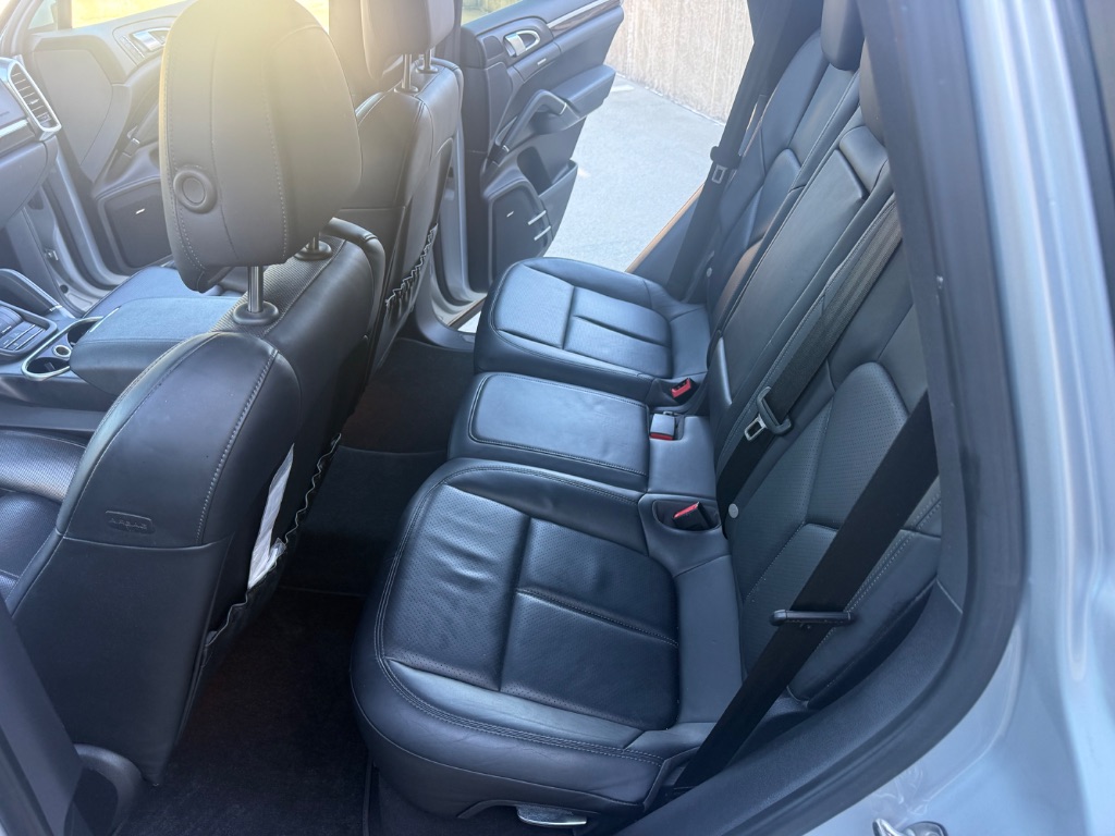 2014 Porsche Cayenne - $12,000