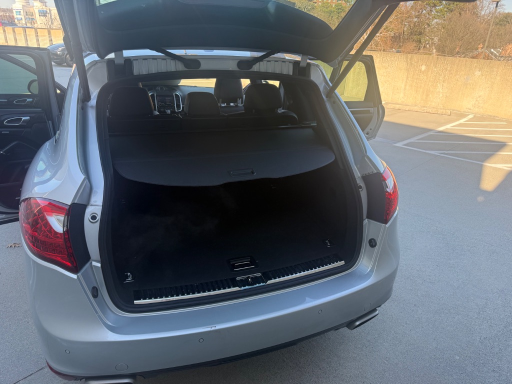 2014 Porsche Cayenne - $12,000