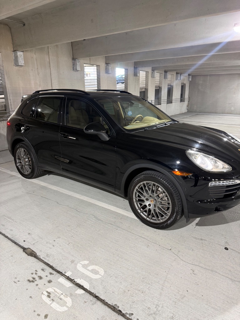 2014 Porsche Cayenne - $14,000