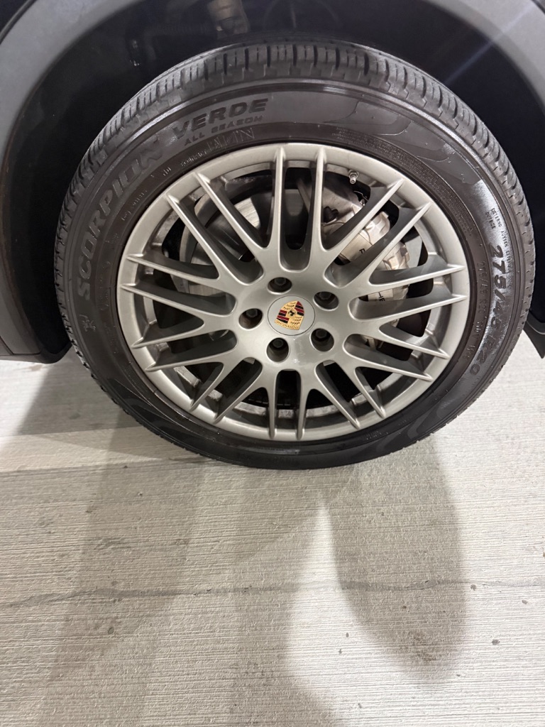 2014 Porsche Cayenne - $14,000