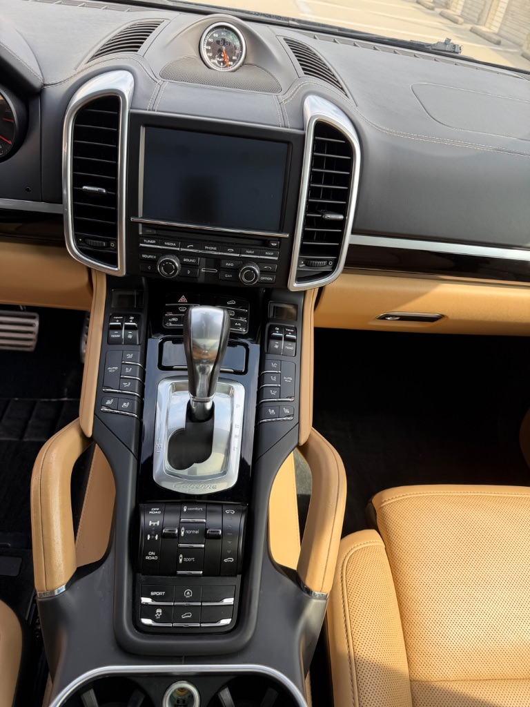 2014 Porsche Cayenne - $14,000
