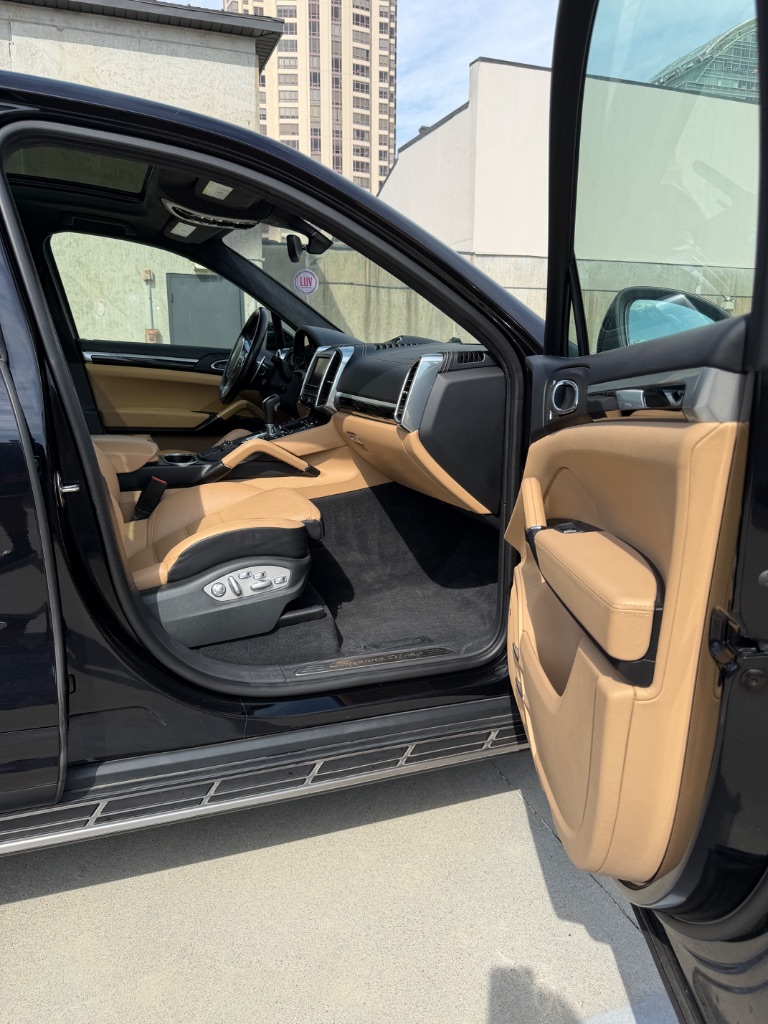 2014 Porsche Cayenne - $14,000