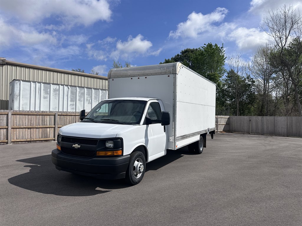 2017 Chevrolet Express Chassis 3500 177 Cutaway RWD