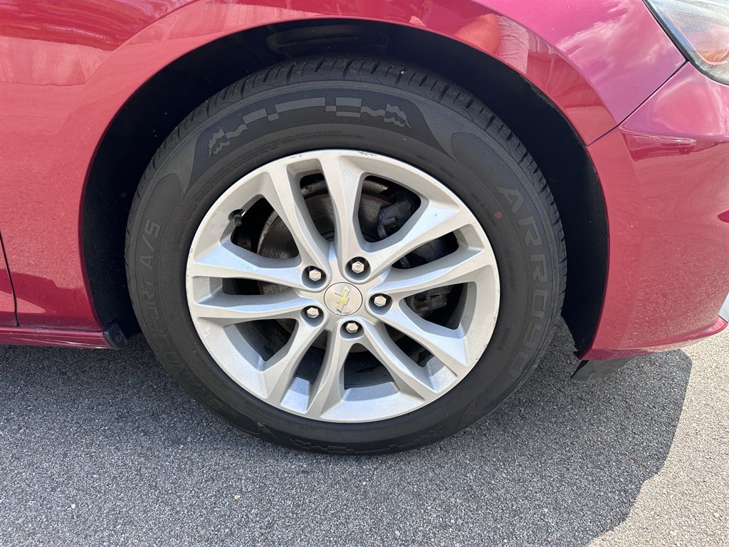 2016 Chevrolet Malibu - $10,950