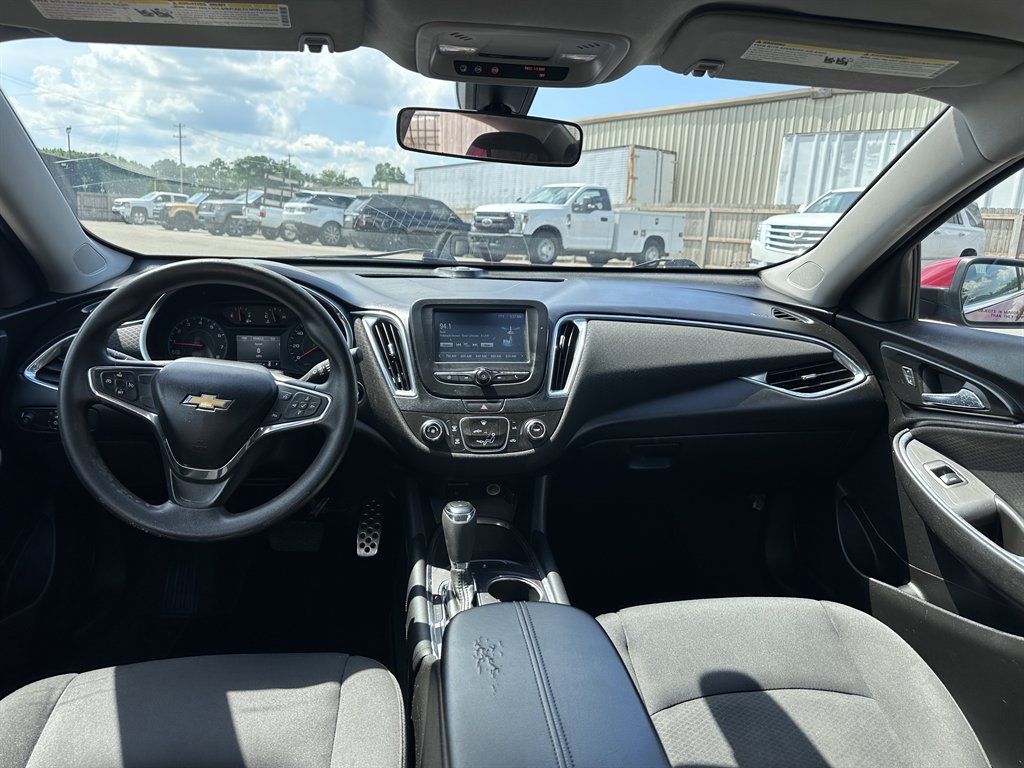 2016 Chevrolet Malibu - $10,950