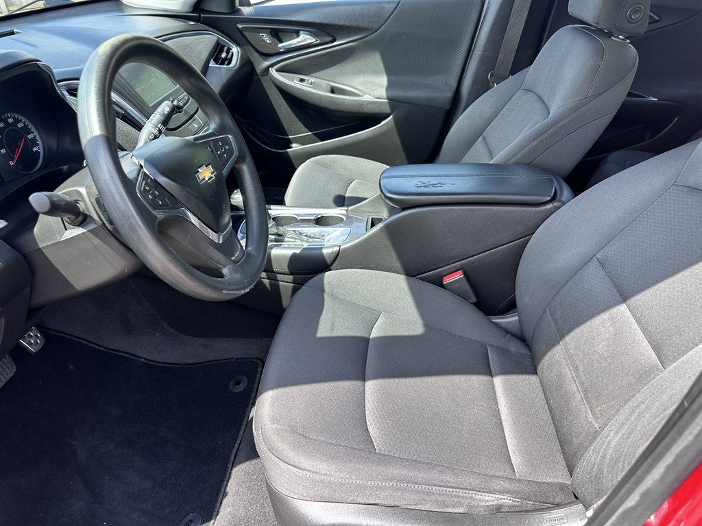 2016 Chevrolet Malibu - $10,950