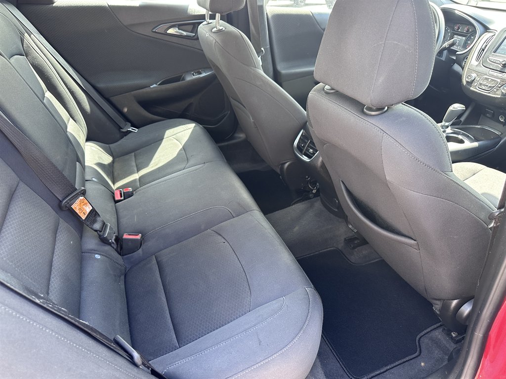 2016 Chevrolet Malibu - $10,950