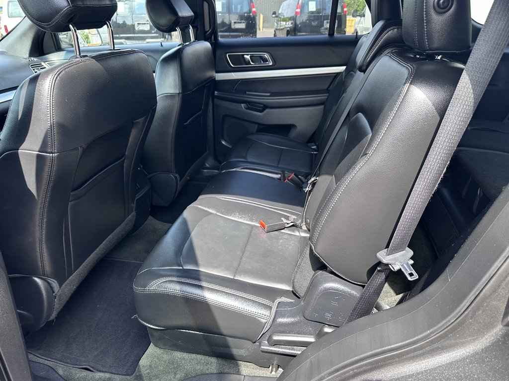 2016 Ford Explorer XLT photo