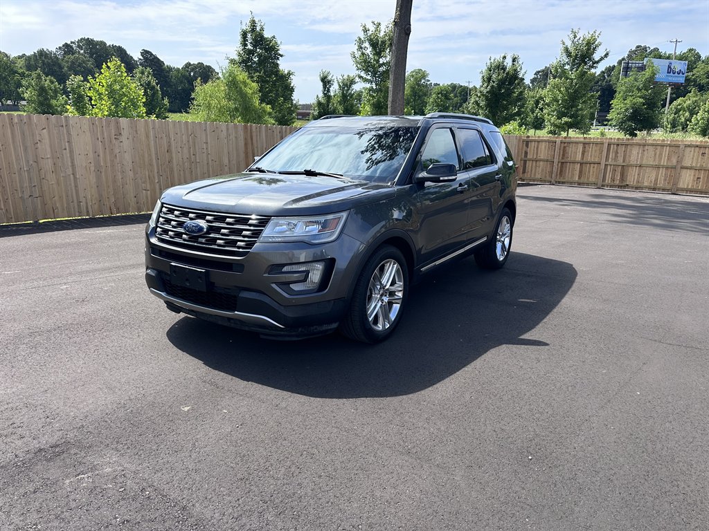 2016 Ford Explorer XLT photo