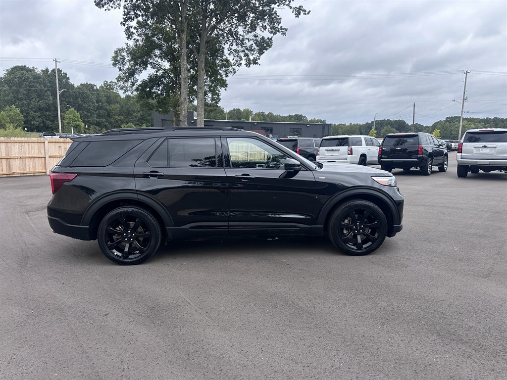 2022 Ford Explorer - $20,500