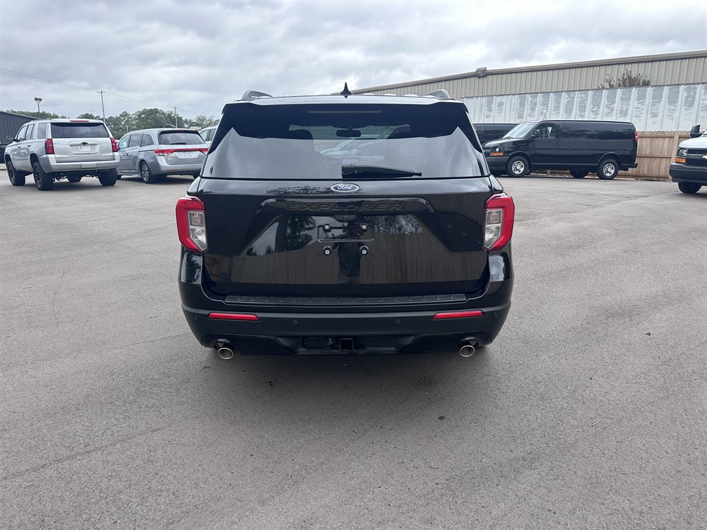 2022 Ford Explorer - $20,500