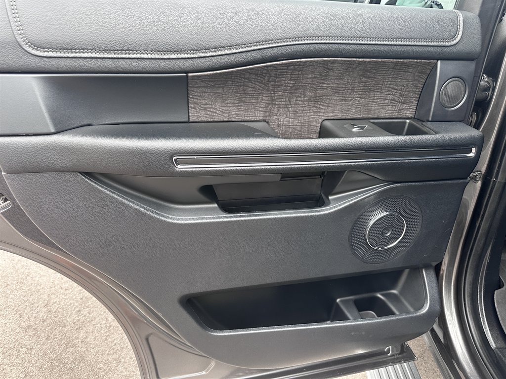 2021 Ford Expedition - $25,950