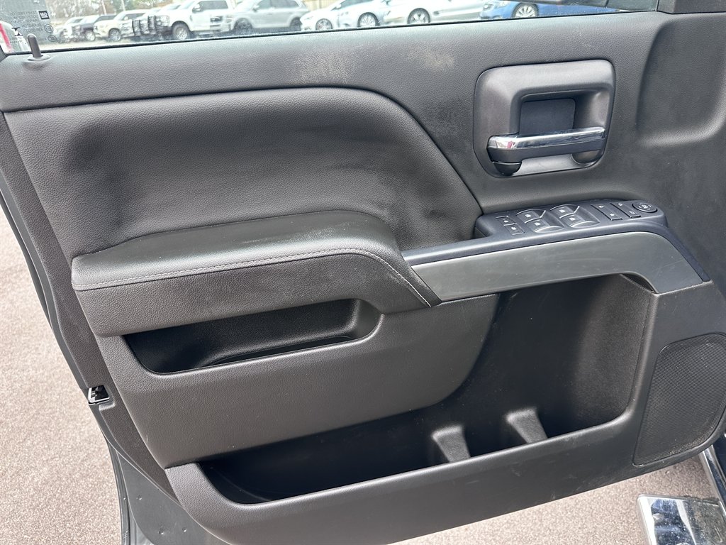 2019 Chevrolet Silverado Ld - $21,950