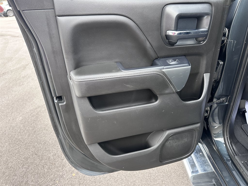 2019 Chevrolet Silverado Ld - $21,950