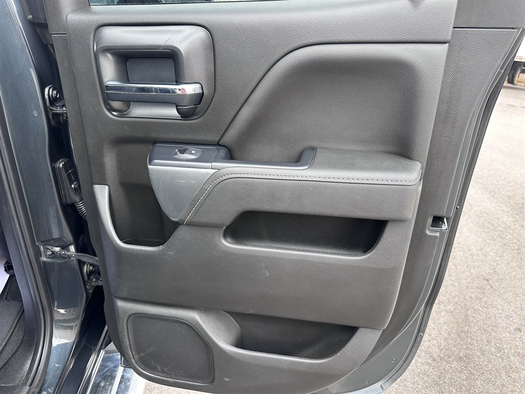 2019 Chevrolet Silverado Ld - $21,950