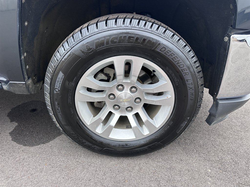 2019 Chevrolet Silverado Ld - $21,950