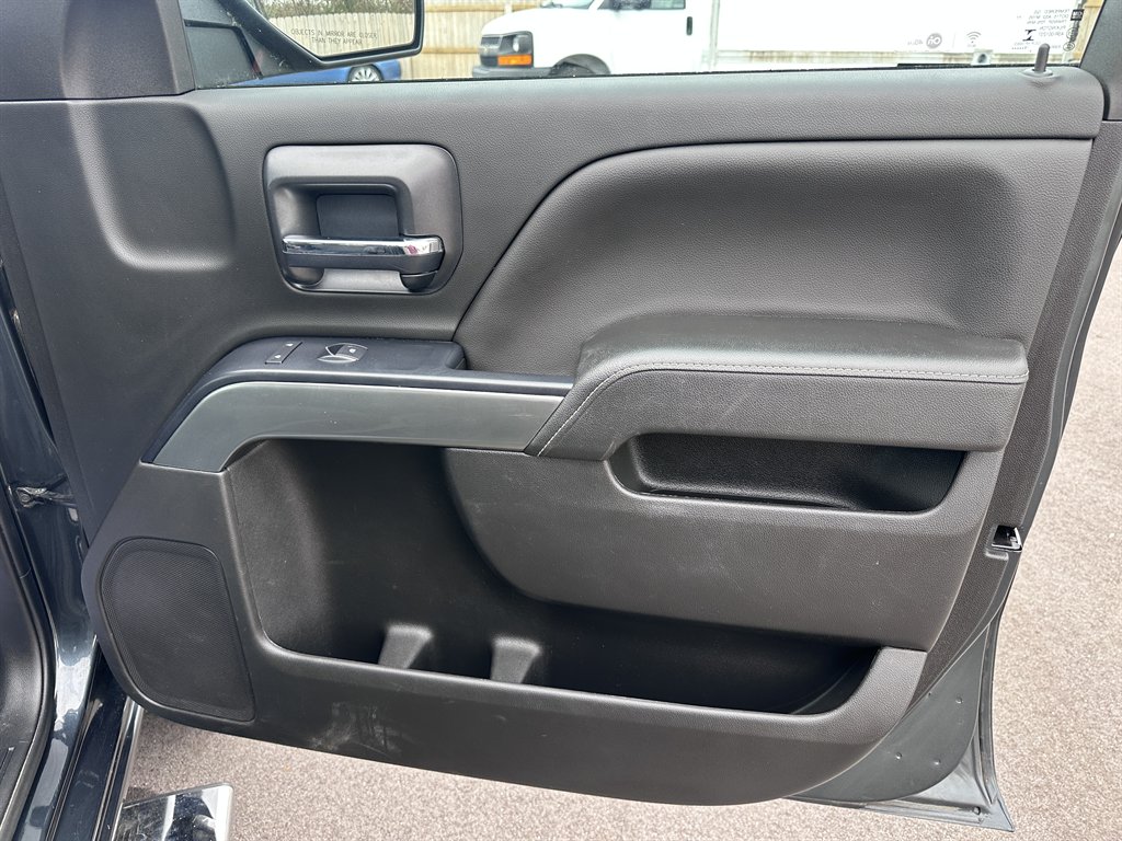 2019 Chevrolet Silverado Ld - $21,950
