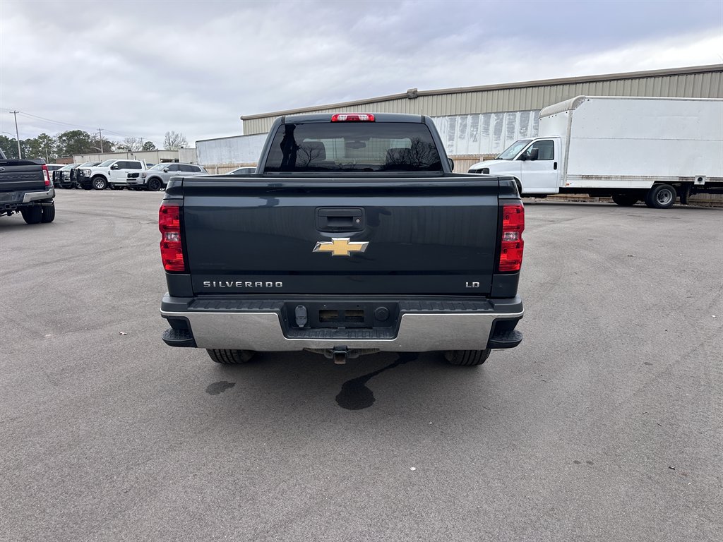 2019 Chevrolet Silverado Ld - $21,950