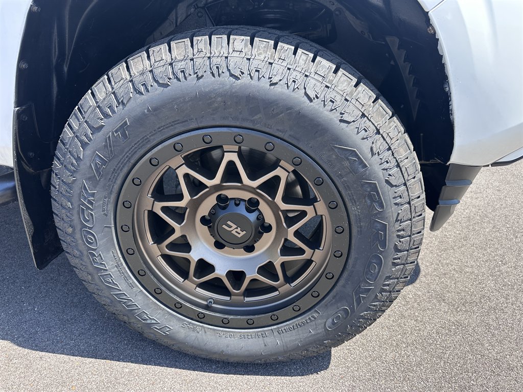 2017 Toyota Tacoma - $26,500
