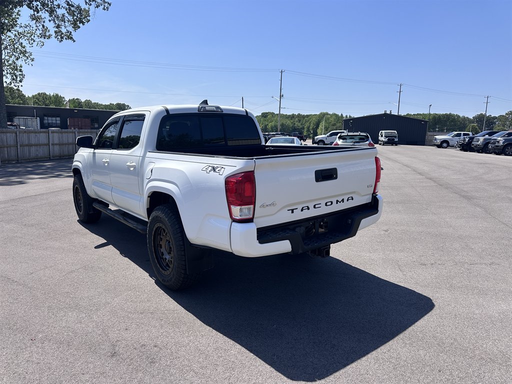 2017 Toyota Tacoma - $26,500