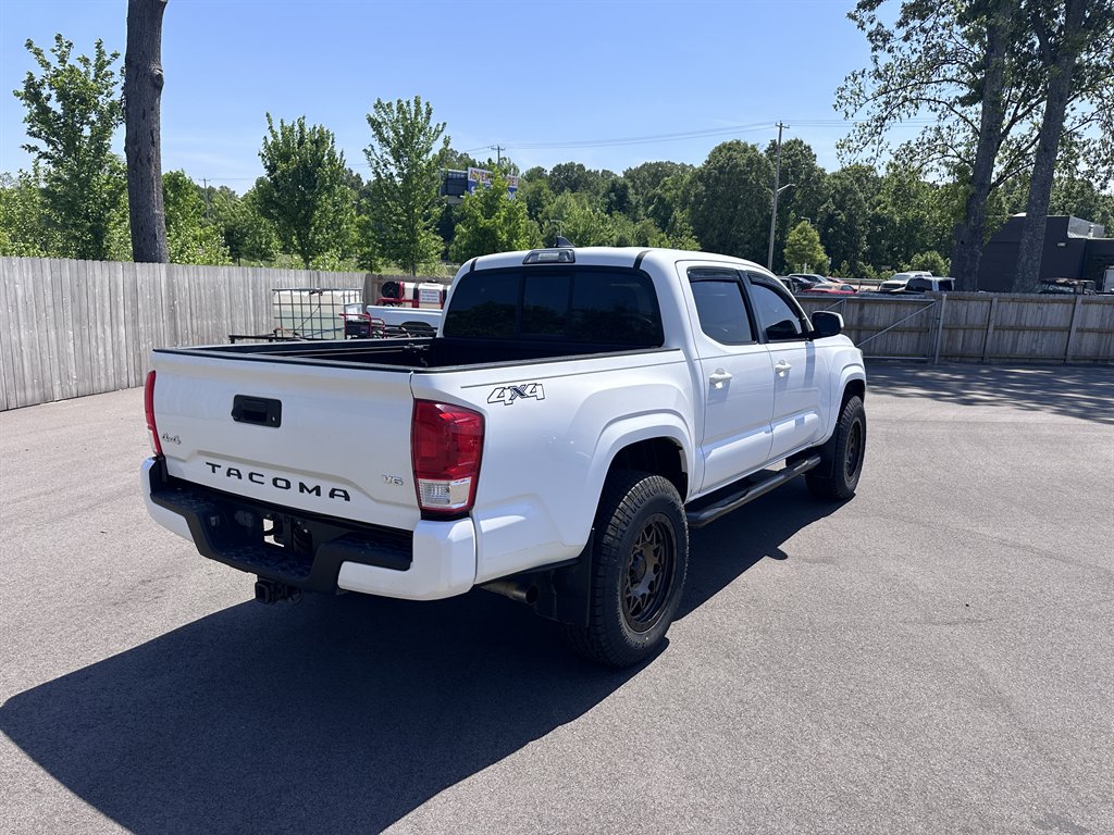 2017 Toyota Tacoma - $26,500
