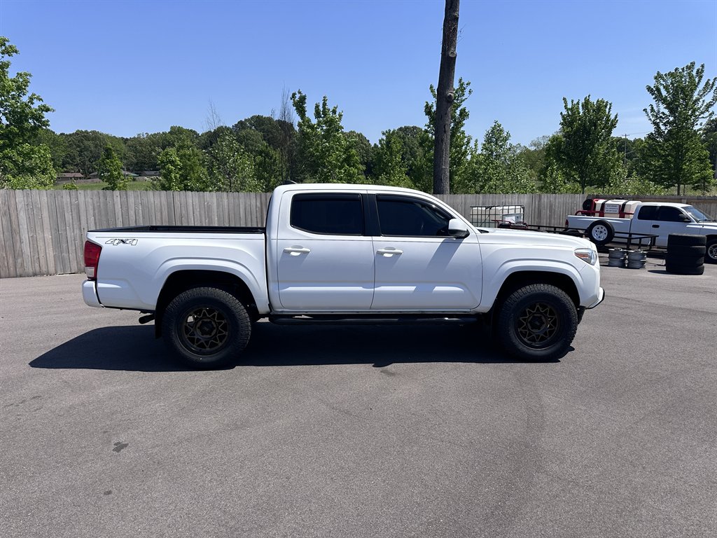 2017 Toyota Tacoma - $26,500