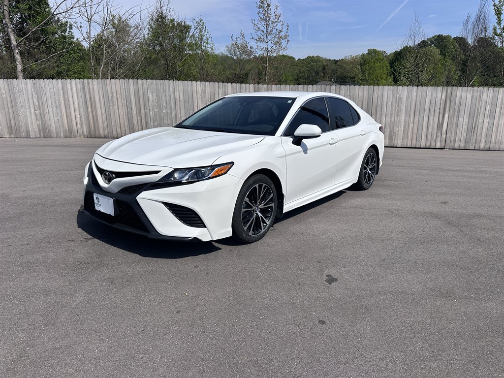 2019 Toyota Camry - $17,950